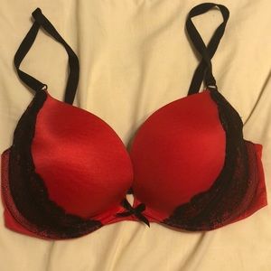 Victoria’s Secret very sexy push-up bra